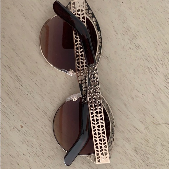 Quay gold sunglasses - Picture 3 of 4